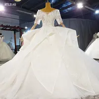 Роскошное кружевное свадебное платье с коротким рукавом и бисером