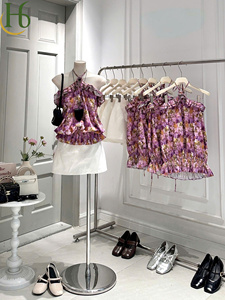 Ensemble 2 pièces short et haut en mousseline florale à volants, col licou, fabriqué au Vietnam, mélange de coton respirant, service OEM pour femmes - Product Image 3