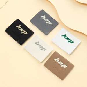 カスタムレザーエンボス加工パッチ、衣類の襟に縫い付けるシャツタグ、PUラベル、エンボス加工/メタルレザーラベルパッチ（衣類用） - Product Image 5