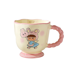 Taza de Cerámica con Tapa y Cuchara con Diseño de Chica de Dibujos Animados, Taza para Té y Café, Alto Valor Estético, Regalo para Mejores Amigas - Product Image 5
