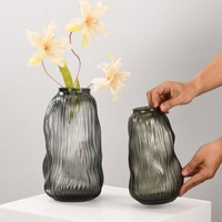 Vase en verre hydroponique haut de gamme nordique fumée gris bleu ondulation élégant Design moderne Transparent pour la décoration de salon à la maison