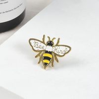 Alfileres de esmalte duro tipo abeja dura personalizados, insignia de solapa bonita, alfileres divertidos de polilla, sombreros, ropa decorativa para hombres y mujeres, broches, alfileres, regalos