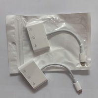 Caméra d'ordinateur à mémoire OTG trois-en-un lecteur de carte SDTF Installation externe lecteur de carte multifonctionnel de type C