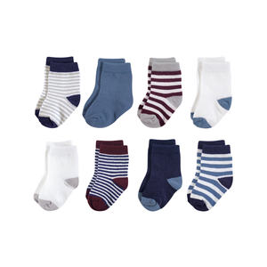 Chaussettes douces au toucher avec matière extensible, ajustement confortable, texture lisse, idéales pour un usage quotidien, activités de plein air, intérieur - Product Image 4