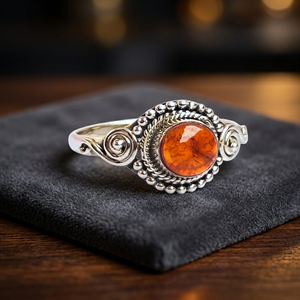 Bague en argent sterling 925 style bohème avec cabochons ovales en ambre véritable de 6 mm, sertie clos, bijoux fins en ambre naturel - Product Image 1
