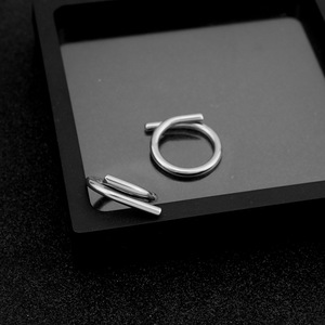 2026 New Simple Niche Design Stainless Steel Geometric Ring Multi-size Unisex's Silver Plated Rings Fashion Jewelry Wholesale - Product Image 4