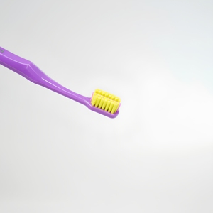 Brosse à dents de forme irrégulière avec poils densément implantés et poils ultra-doux, brosse à dents blanchissante, brosse à dents pour les gencives - Product Image 6
