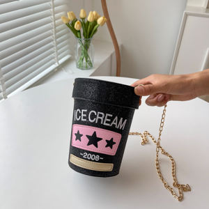 Bolso de Mano con Diseño Geométrico Moderno y Único. Hecho de material PU de alta calidad. Con decoración de cadena.5886 - Product Image 3