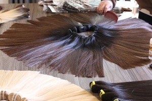 Pelo de trama recta-Color marrón degradado Calidad superior Suave, brillo natural, sin caída de longitud personalizada OEM/ODM - Product Image 2