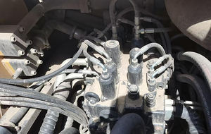 Excavadora de cadenas usada XCMG Oficial XE550DK de 52 toneladas para movimiento de tierras, de gran capacidad de carga, en venta - Product Image 5