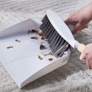 Mini Juego de Escoba de Escritorio para el Hogar con Cepillo y Recogedor de Madera y Plástico para Limpiar Polvo de Camas y Mesas, Artículos de Uso Doméstico - Product Image 3