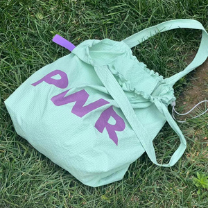 Bolso de cubo informal retro de un solo hombro Bolso de nylon con estampado de letras con cierre de cordón Estilo vintage - Product Image 2