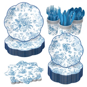 Ensemble de vaisselle et de serviettes à motifs floraux bleus vintage pour les goûters, les anniversaires et les mariages. - Product Image 5