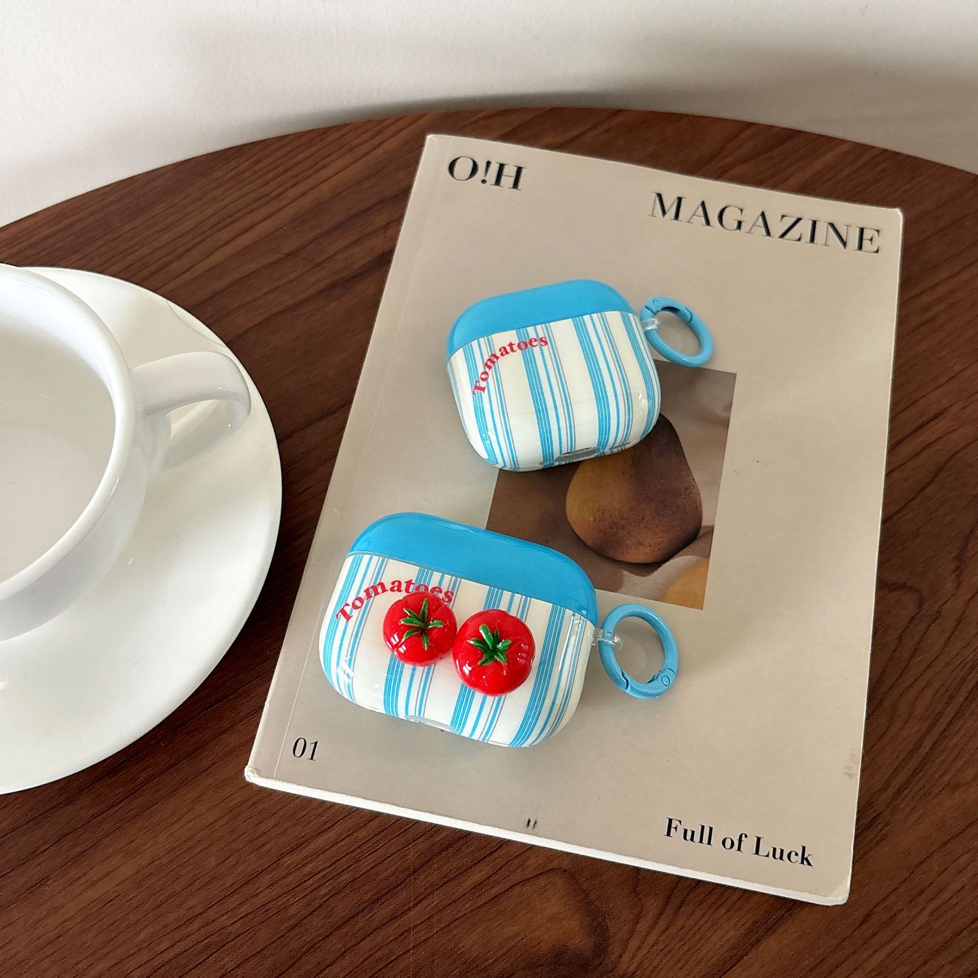 Blue striped tomatoes with handles