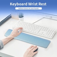 Tapis de souris pour jeux sur PC, clavier, tapis de souris en mousse à mémoire de forme bleue, ensemble antidérapant, repose-poignet ergonomique, coussin de soutien de dessin animé pour le bureau