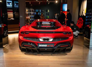 ชุดแต่งคาร์บอนไฟเบอร์สำหรับ Ferrari 296GTB ชุดแต่งคาร์บอนไฟเบอร์สไตล์ OEM สำหรับ 296GTB  ลิ้นกันชนหน้า ดิฟฟิวเซอร์ สปอยเลอร์ - Product Image 3