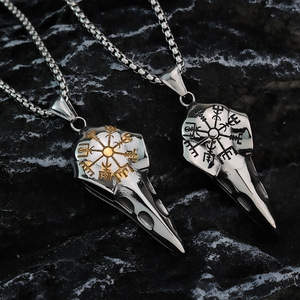 Collar de hombre con colgante de brújula con cabeza de cuervo vikingo de acero inoxidable, diseño geométrico con temática animal, joyería de regalo - Product Image 1