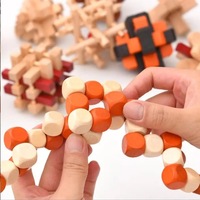 Vente en gros 3D Puzzles en bois Kongming Lock IQ Test Toy Kids Wood Kongming Lock