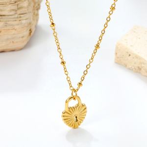 Collar de Moda con Colgante de Corazón en Acero Inoxidable, Chapado en Oro de 18K PVD, Resistente al Agua, para Mujer - Product Image 4