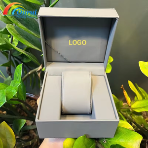 Boîte à montre rectangulaire en carton avec insert en similicuir, fermeture à pression anti-poussière, logo personnalisé en relief - Product Image 6