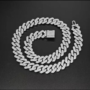 Collar de Cadena Cubana con Diamantes en Oferta, Diseño Elegante para Uso Diario, Ocasiones Especiales y Colección de Regalos, Proveedor al por Mayor - Product Image 6