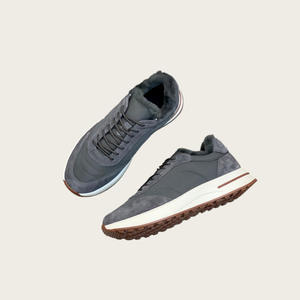 รองเท้าผ้าใบแบบผูกเชือก ดีไซน์ทันสมัย ขนาดใหญ่ ระบายอากาศได้ดี  วัสดุหนังวัว บุขนด้านใน พื้นรองเท้า EVA และพื้นรองเท้าด้านนอกทำจากยาง พร้อมดีเทลตกแต่งบริเวณหัวรองเท้า - Product Image 4