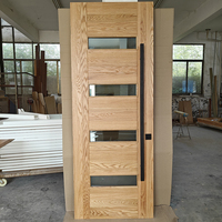 Porte en bois massif de chêne européen moderne et luxueuse avec vitre