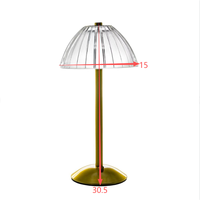 Lampe de table classique européenne, abat-jour en tissu texturé, base en résine, lampe de chevet intérieure, lampe de bureau en acrylique