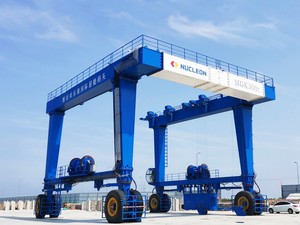 Grúa de Manipulación de Yates MGK, Grúa Pórtico con Estructura Tipo C, Accionamiento Hidráulico Electrónico PLC, 9 Modos de Dirección, Mantenimiento de Yates - Product Image 1