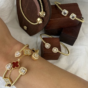 Модные браслеты-манжеты с открытым концом, женские аксессуары, позолота 18К, латунь, циркониевые кристаллы, Oro Laminado - Product Image 1