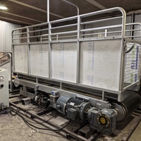 Tapis roulant électrique pour l'entraînement des chevaux, pour usage vétérinaire et agricole