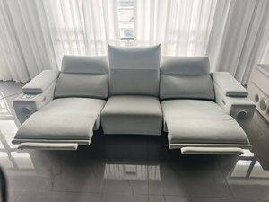 <span class=keywords><strong>Canapé</strong></span> <span class=keywords><strong>électrique</strong></span> blanc GALAXY de haute qualité PUZE DB003 2840*940*1000 mm avec siège relevable, rangement, accoudoir, chargeur <span class=keywords><strong>sans</strong></span> <span class=keywords><strong>fil</strong></span>, haut-parleur - Product Image 2