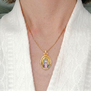 Colgante Ovalado Moderno Religioso de Latón con Imitación de Perla y Esmalte, Recuerdo de Nuestra Señora de <span class=keywords><strong>Medjugorje</strong></span>, Venta al por Mayor para Europa y EE. UU. - Product Image 2