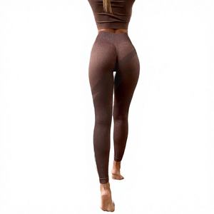 Conjunto Deportivo de Yoga con Chaqueta Ajustada con Cierre y Pantalones Cortos de Cintura Alta para Yoga y Running - Product Image 4