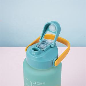 Lot de 3 bouteilles d'eau de 2l/0,9 l/3 en 1 pour boire directement en plastique, sport, gym, fitness, motivation, sans Bpa, avec paille et poignée - Product Image 3