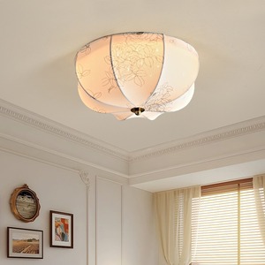 Lámpara de techo LED de tela retro francesa con estampado, montada en superficie, para dormitorio y sala de estar - Product Image 1