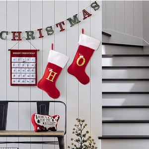 Chaussettes <span class=keywords><strong>de</strong></span> <span class=keywords><strong>Noël</strong></span> en velours rouge <span class=keywords><strong>de</strong></span> haute qualité avec lettres en polyester, décoration <span class=keywords><strong>de</strong></span> <span class=keywords><strong>Noël</strong></span>, cadeau personnalisé pour maman - Product Image 4