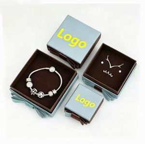 Caja de Regalo para Joyería con Diseño de Puntos Lavanda Claro, Caja de Presentación con Lazo de Cinta Plateada para Pulsera, Anillo, Collar - Product Image 4