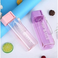Bouteille d'eau carrée écologique en plastique 450 ml, colorée et chic, pour le sport, avec corde, idéale pour les voyages et le camping