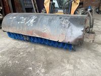 Gebrauchter SR200B Kompaktlader-Kehrmaschinen-Aufsatz, Schaufel mit 907 kg Tragfähigkeit, 1 Jahr Garantie, Guter Zustand, Werkspreis