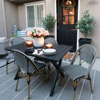 Chaise de salle à manger extérieure en rotin pour loisirs rétro en plein air avec balcon de jardin à la française