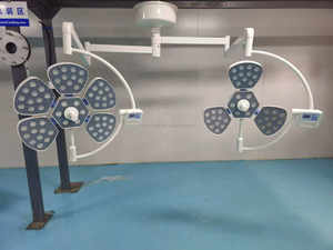 ไฟผ่าตัดสัตว์แบบ LED สองหัว สำหรับห้องผ่าตัดสัตวแพทย์  แบบไร้เงา - Product Image 3