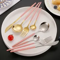 Ensemble de couverts en acier inoxydable, or luxueux et poudré, comprenant couteau, fourchette et cuillère, idéal pour les fêtes