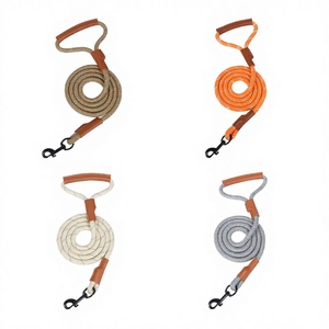 Laisse pour chien robuste avec poignée en cuir confortable, motif uni, fils hautement réfléchissants - Product Image 2