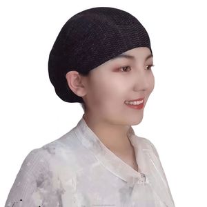 Venta al por mayor de gorros interiores de malla elástica para mujeres musulmanas, transpirables, ecológicos, aptos para todas las estaciones, pañuelo para la cabeza con diseño de satén. - Product Image 2
