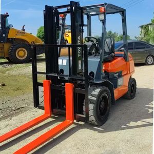 Montacargas Usado de 3.5 Toneladas <span class=keywords><strong>35</strong></span> <span class=keywords><strong>TCM</strong></span> Original Japonés Marca TOYOTA con Motor y Caja de Cambios en Existencia para Industrias Agrícolas y de Construcción - Product Image 4