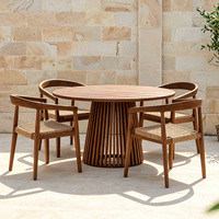 Ensemble de chaises de salle à manger et tables de loisirs en teck moderne pour l'extérieur avec coussins à séchage rapide
