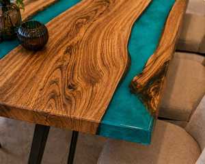 Table à manger moderne en bois et résine époxy, meubles de luxe faits à la main, design en bois naturel et résine, meubles de salle à manger personnalisés pour la maison - Product Image 2