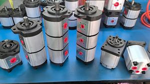 Pompe hydraulique à engrenages Fuge finisseur 1802022 WP09A1B140R03BA121N pompe à engrenages haute pression WP09 WP03 WP300 WP15 série WP12 - Product Image 3