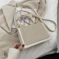 Sac à bandoulière en forme de demi-lune, couleur unie, sac à main en cuir PU pour femme, avec fermeture à glissière